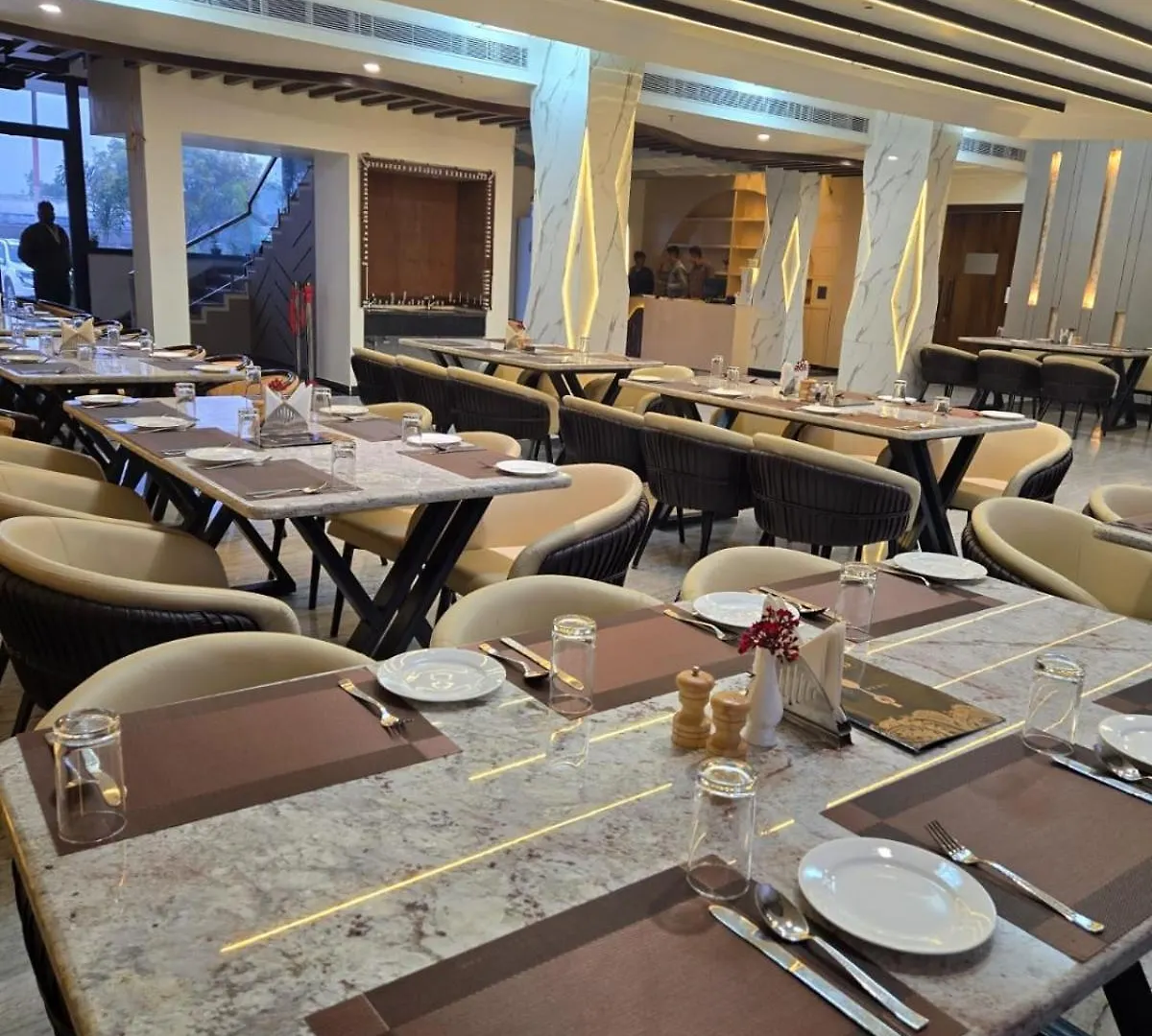 Kng Grand Hotel Restro Agra  3*, Agra (Uttar Pradesh) India